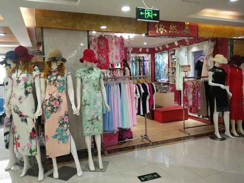 寶安西鄉(xiāng)中長款旗袍禮服定制與租賃服務(wù)解析——深圳服裝鞋帽箱包行業(yè)亮點